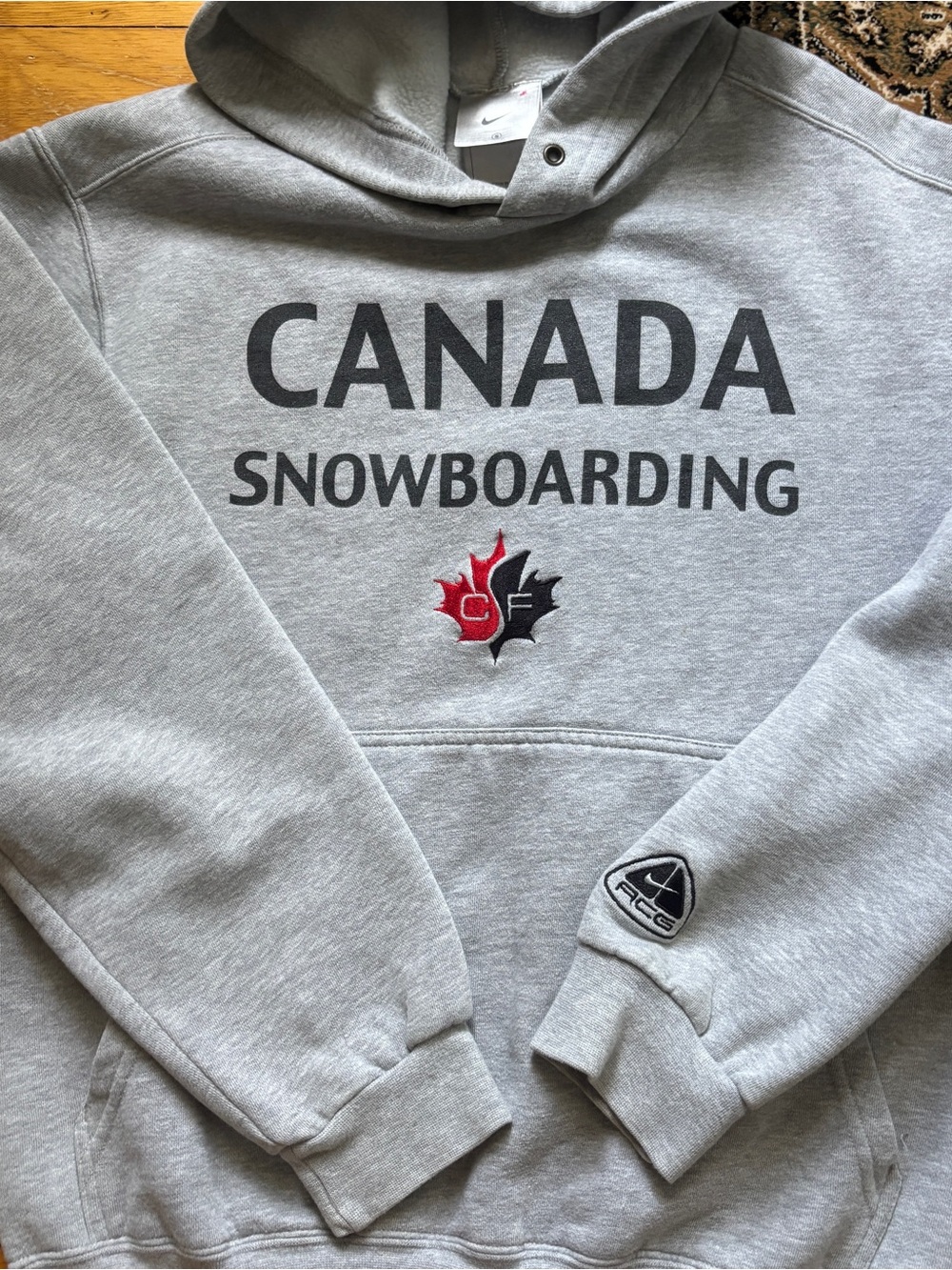 Nike ACG Gray Canada Snowboarding hooded Sweatshirt
